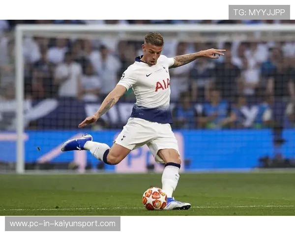 昔日热刺名将阿尔德韦雷尔德退役后踏上多彩人生新征程 昔日热刺名将阿尔德韦雷尔德退役后踏上多彩人生新征程