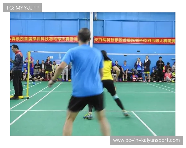 羽毛球多拍互相救球快看不清！揭秘羽毛球激烈轮转中的精彩瞬间