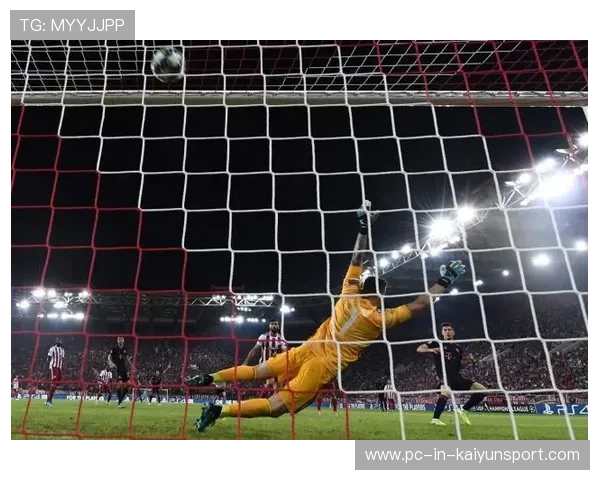 拜仁训练录像被分析:传球失误的原因被逐一还原与纠正 拜仁训练录像被分析:传球失误的原因被逐一还原与纠正