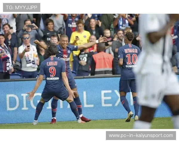 巴黎连续快速分球行云流水 巴黎连续快速分球行云流水