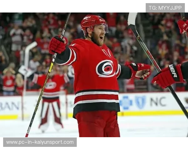 NHL 门将上演世纪扑救！全网热议神操作