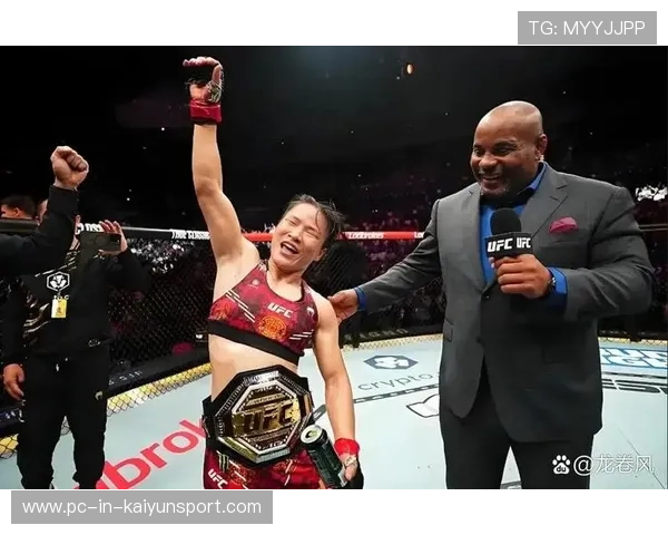 UFC 八角笼爆发大规模冲突，裁判都吓懵了