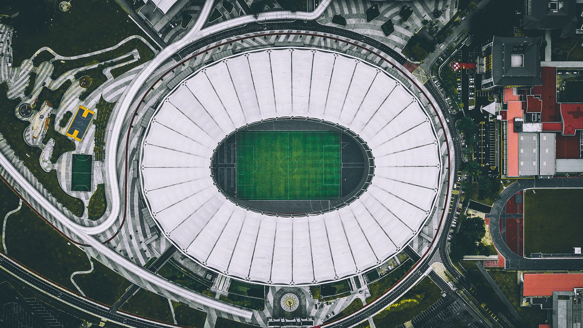 国际飞行伞锦标赛：空中竞速吸引大量观众，飞行伞价格